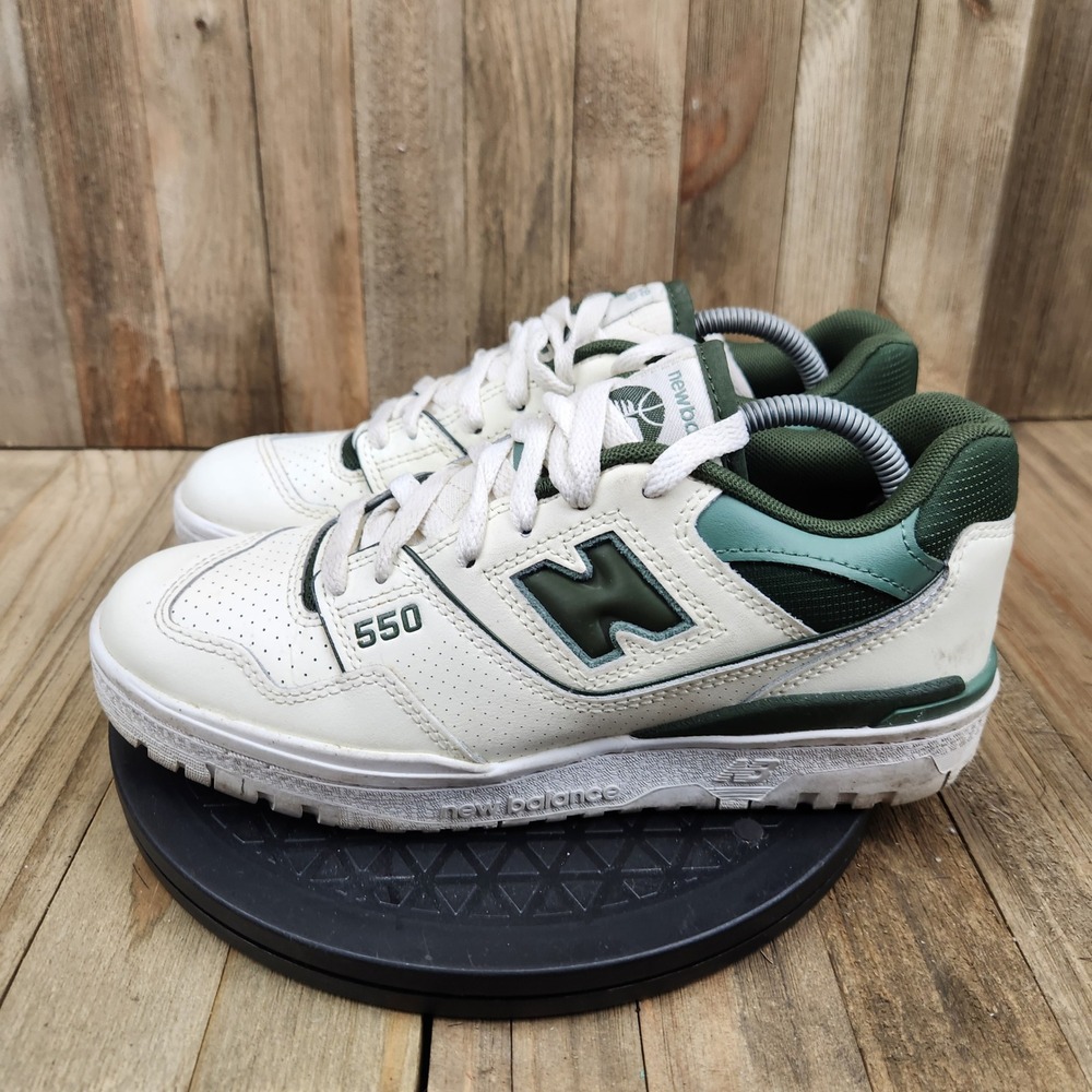 New Balance 550 Skateboarding Womens Size 7 White Green Leather Retro Sneakers